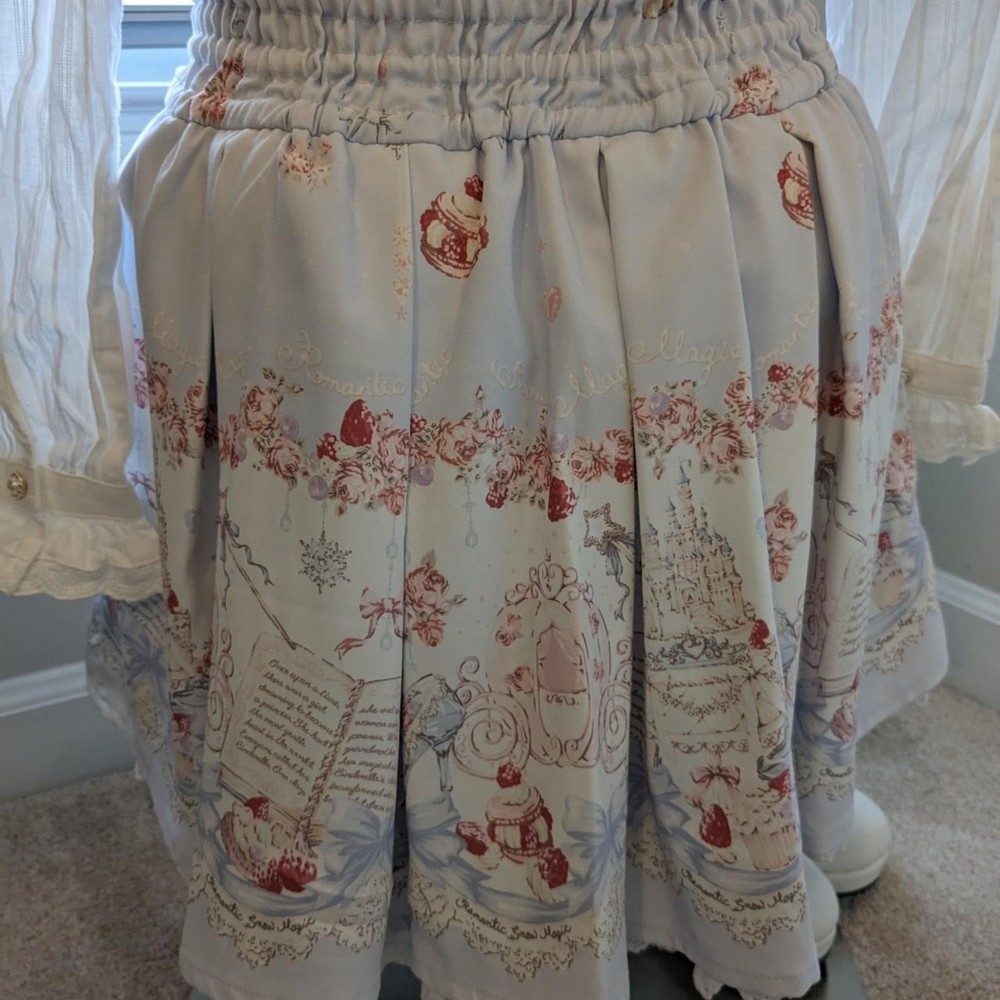 Authentic liz lisa Cinderella macaroon / macaron skort / sukapan in baby blue - Picture 5 of 7